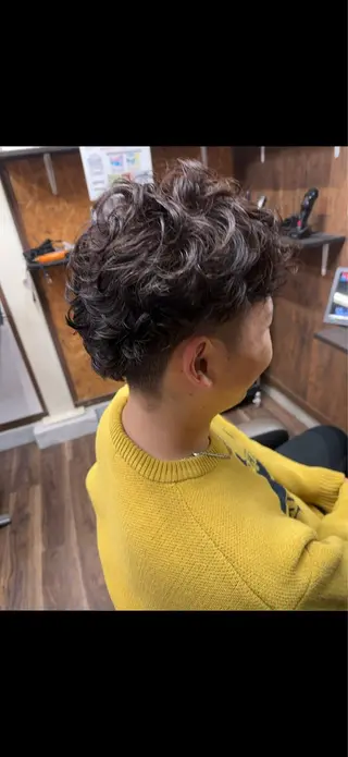 ショート パーマ メンズ 山宮 雅次のヘアスタイル
