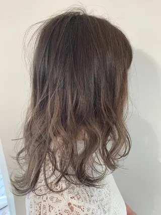 カラー パーマ ヘアアレンジ 加藤 綾華のヘアスタイル
