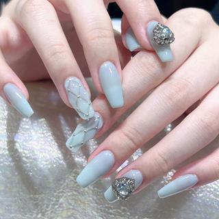 ネイル Queens テイのネイルデザイン