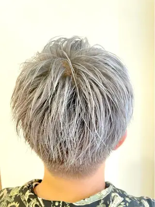 カラー メンズ 《インナーカラー》 YAMADAのヘアスタイル