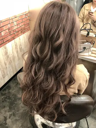 ロング カラー ヘアアレンジ ‎✴︎˚｡Chamo 𝐄𝐑𝐈𝐍𝐀のマツエク・マツパデザイン