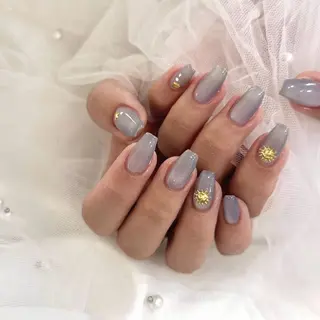 ネイル sara : salon ELVIのネイルデザイン