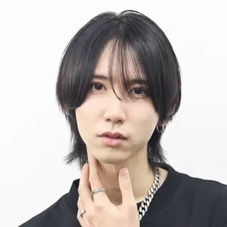 ミディアム カラー パーマ メンズ 🔥メンズ極🔥韓国 シャドウ/波巻き柿崎のヘアスタイル