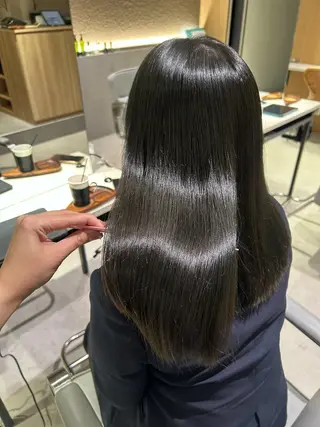ロング カラー しげ ゆりか/透明感 カラー/顔周りカットのヘアスタイル