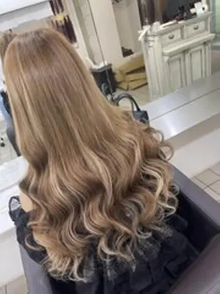 ロング カラー ヘアアレンジ MISAKIエクステ ブリーチ\5900のヘアスタイル