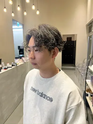 カラー パーマ メンズ 奥谷 魁士のヘアスタイル
