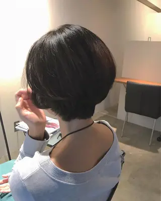 ショート RHAIRSALON 西山梓のヘアスタイル