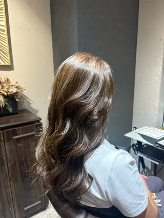 ロング 透明感カラー🫧胸元 彩那🩰ྀིのヘアスタイル
