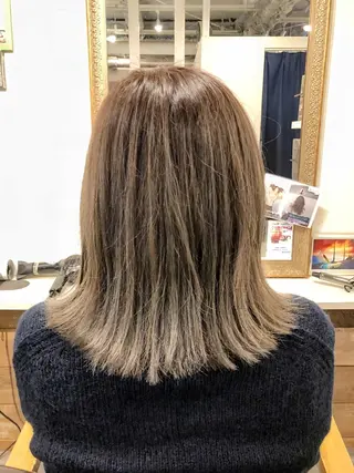 ミディアム [RiLo] 松村のヘアスタイル