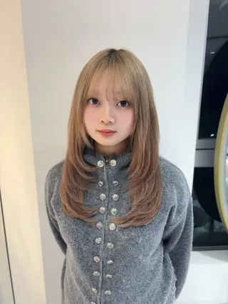 ロング MONA HIYORIのヘアスタイル
