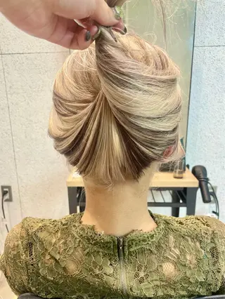 カラー 🎀ボブ+ハイトーン シュカ👶🏻のヘアスタイル