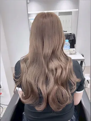 ロング カラー gisel エリナのヘアスタイル