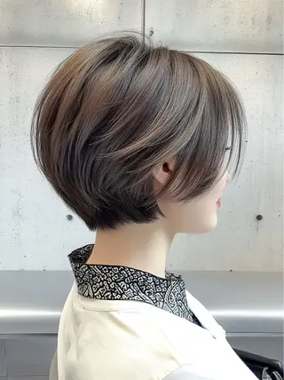 ショート 髪質改善／レイヤー ハッシュカットひなたのヘアスタイル
