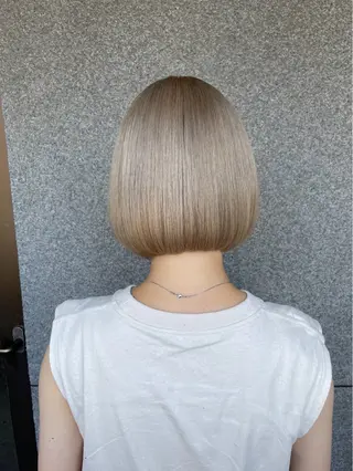 ミディアム カラー 🌱大人ハイトーン RENのヘアスタイル