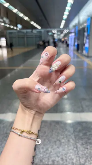 ネイル D.d Nail Moeのネイルデザイン