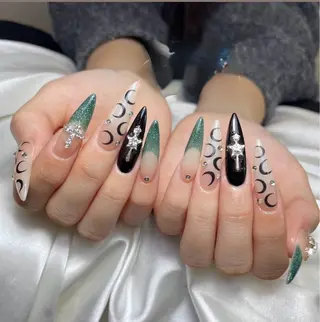 ネイル 𝓐𝓷𝓻𝓲 XiinhNailのネイルデザイン