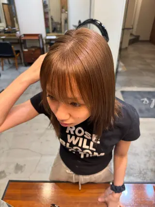 カラー 山下 莉歩のヘアスタイル