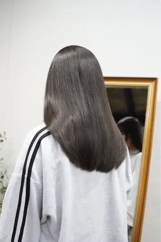 セミロング カラー グレージュ🩶透明感 カラー🫧みらいのヘアスタイル