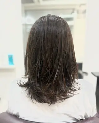 ミディアム カラー 中村 よしひでのヘアスタイル