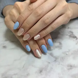 salon UNE LMA見習いスタッフのネイルデザイン