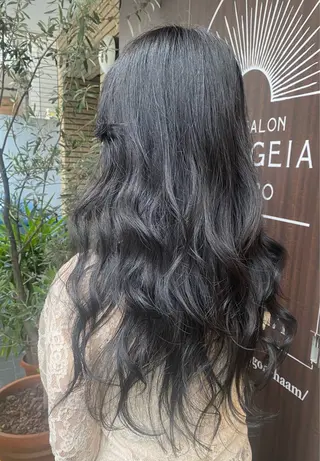 ロング 小西 綾乃のヘアスタイル