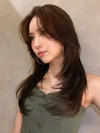 セミロング DEAN ISLA 海外風ヘアサロンのヘアスタイル