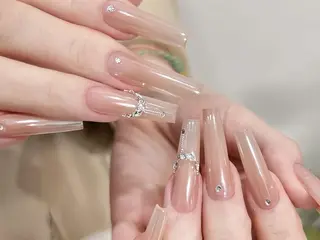 ネイル Queenie 🦋のネイルデザイン