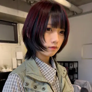 ショート ウルフ/レイヤー/ ブリーチカラーのヘアスタイル