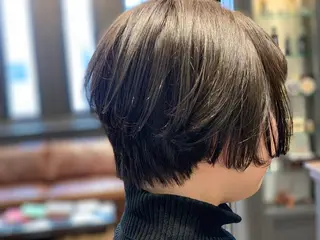 ショート カラー くるくるパーマ aikoのヘアスタイル
