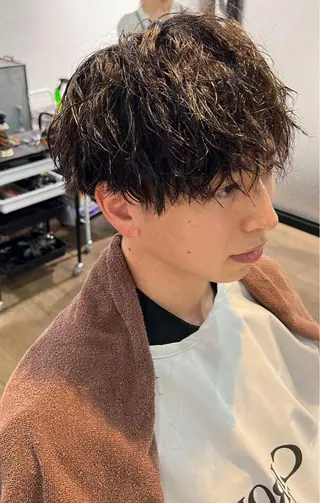 パーマ メンズ 垢抜け・メンズパーマ 津山祐紀のヘアスタイル