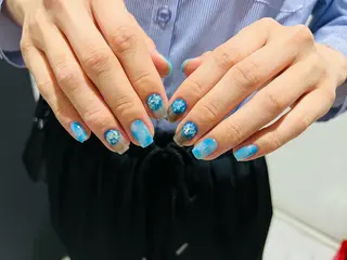 ネイル i+ söpö .nのネイルデザイン
