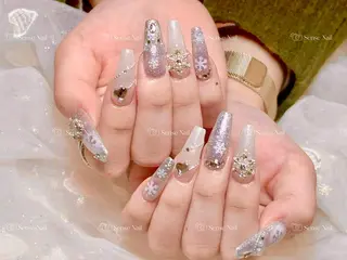 ネイル 🦋 Queenieのネイルデザイン