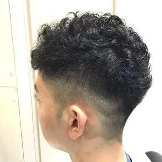 ショート パーマ メンズ 岡崎 隆晟のヘアスタイル