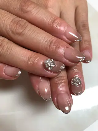 ミディアム sis nail 梅田 あい子のネイルデザイン