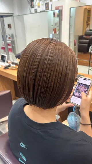 ショート カラー 保科 椎奈のヘアスタイル