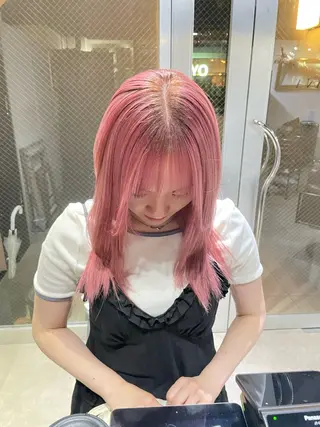 カラー ミルクティーベージュ ブリーチ🖤サヤカのヘアスタイル