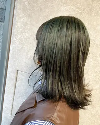 ミディアム カラー ヘアアレンジ イワタ マハ/ minim hairのヘアスタイル