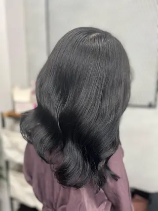 ミディアム 川畑 花菜のヘアスタイル