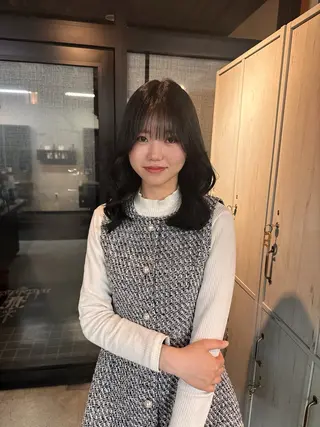 ミディアム 奴賀 詩のヘアスタイル