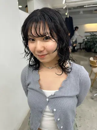 ミディアム パーマ 岩戸 新のヘアスタイル