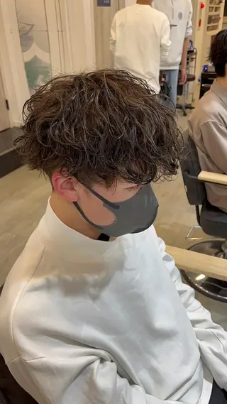 ショート パーマ メンズ 野中 慈穏のヘアスタイル