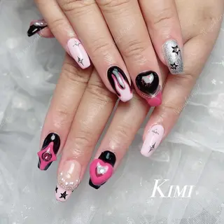 ネイル 🦋 Queenieのネイルデザイン