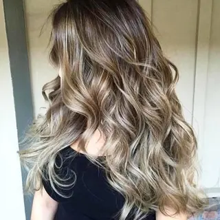 ロング カラー パーマ 大阪レミーエクステ チビ編み込みのヘアスタイル