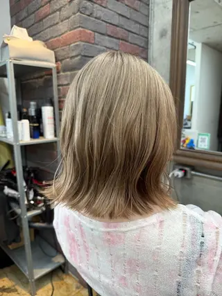 ミディアム カラー グレージュカラー 吉川慶斗のヘアスタイル