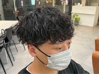パーマ メンズ フェザーパーマメンズ ピンパーマ京都駅前のヘアスタイル