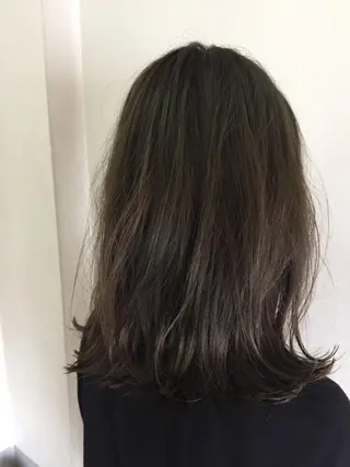 ミディアム セミロング カラー 若杉 諒のヘアスタイル