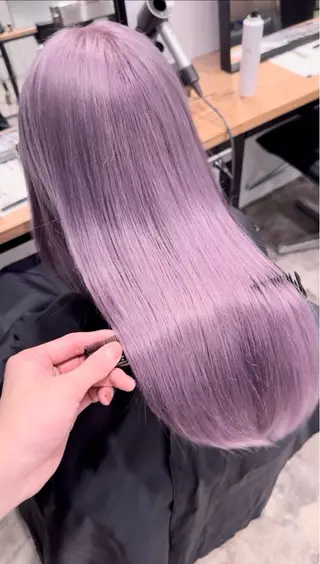 カラー 黒染め落とし ムラ修正　ハイトーンのヘアスタイル