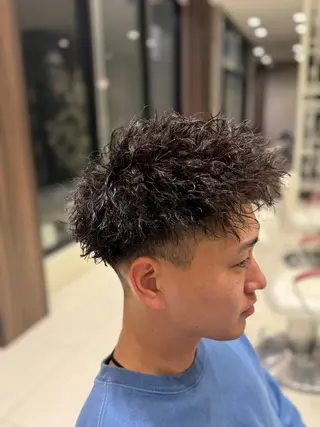 パーマ メンズ 鈴木 瑛介のヘアスタイル