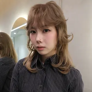 セミロング カラー ハイトーン特化/ デザインカラー/りくのヘアスタイル