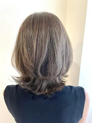 ミディアム カラー 《インナーカラー》 YAMADAのヘアスタイル
